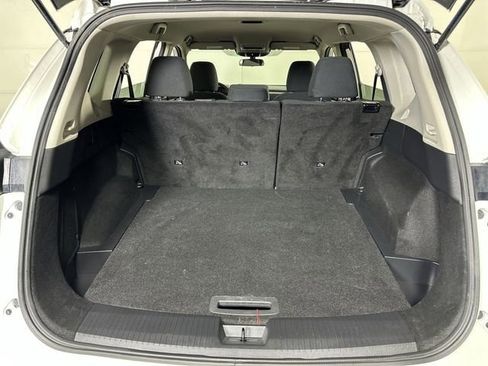 Used 2024 Nissan Rogue S AWD/4WD image 27