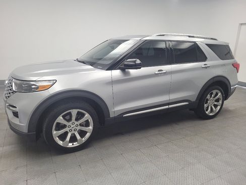 Used 2020 Ford Explorer Platinum w/ Premium Technology Package image 2