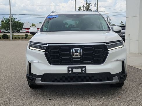 Certified 2025 Honda Pilot Elite image 2