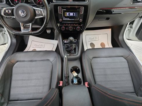 Used 2017 Volkswagen Jetta GLI FWD image 28