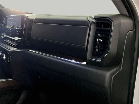 Used 2022 GMC Sierra 1500 SLT w/ SLT Convenience Package AWD/4WD image 17