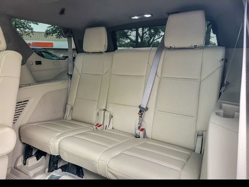 Certified 2025 Cadillac Escalade Sport Platinum w/ LPO, Floor Liner Package AWD/4WD image 20