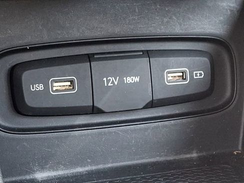 Used 2022 Hyundai Venue SEL FWD image 24