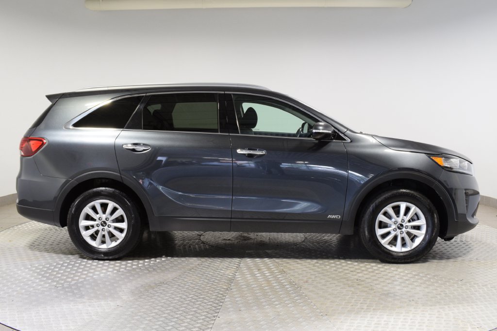 Used 2020 Kia Sorento LX w/ LX I4 Convenience Package AWD/4WD image 2