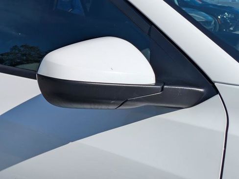 Certified 2025 Chevrolet Trax LT FWD image 12