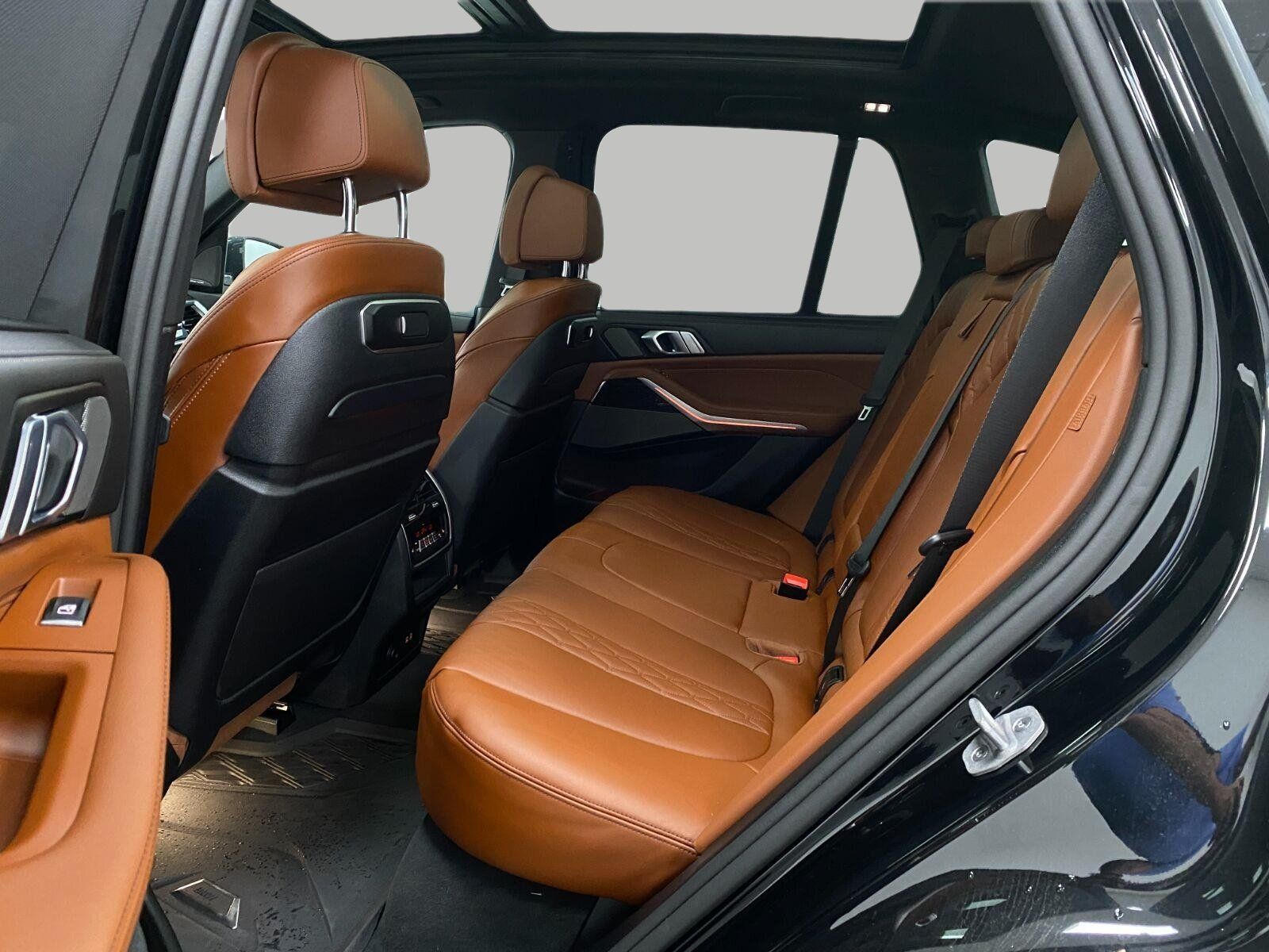 Used 2026 BMW X5 sDrive40i w/ Executive Package RWD image 30