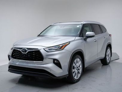 Used 2023 Toyota Highlander Limited