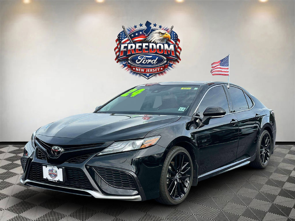 Used 2024 Toyota Camry XSE w/ Cold Weather Package FWD image 2