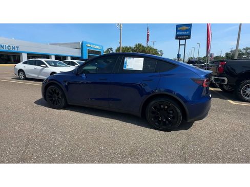 Used 2022 Tesla Model Y Long Range AWD/4WD image 7