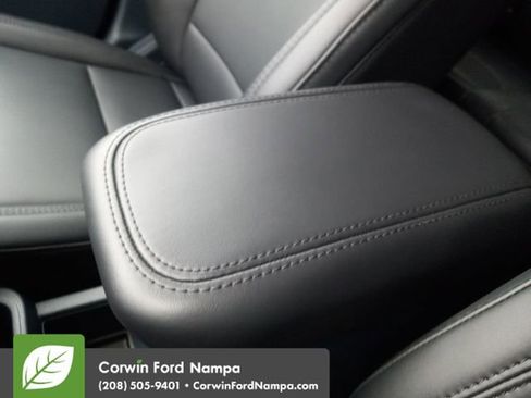 New 2026 Ford Maverick Lariat w/ Black Appearance Package image 19