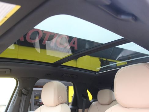 Used 2023 Porsche Cayenne image 19