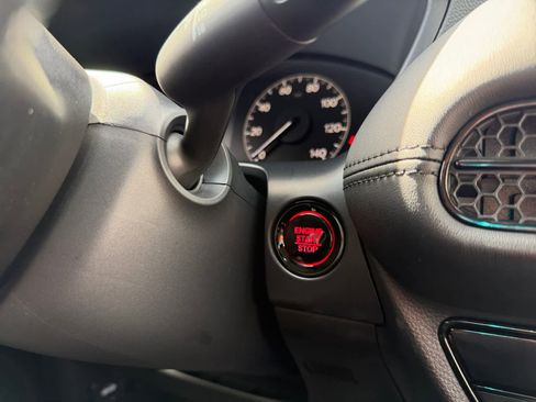 Used 2025 Honda HR-V LX image 24