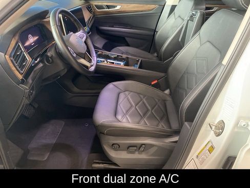 Used 2025 Volkswagen Atlas SE AWD/4WD image 8