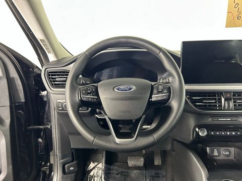 Used 2024 Ford Escape Platinum image 8