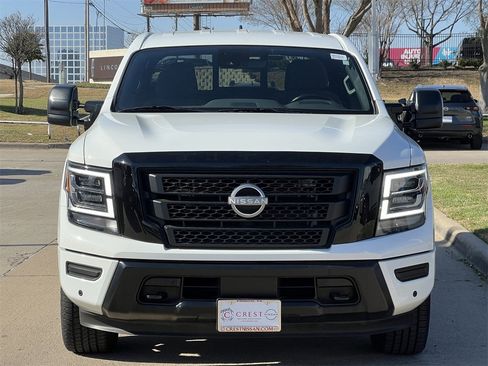 Certified 2024 Nissan Titan SV w/ SV Convenience Package image 8