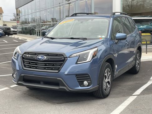 Used 2022 Subaru Forester Premium image 8