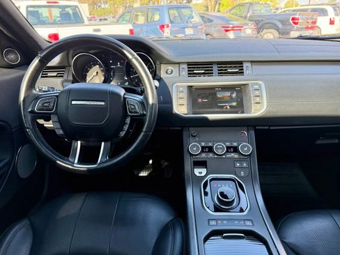 Used 2018 Land Rover Range Rover Evoque SE Premium AWD/4WD image 18