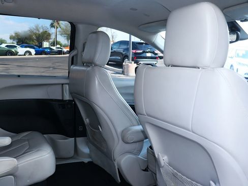 Used 2021 Chrysler Voyager Lxi image 29