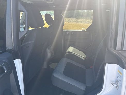Used 2025 Ford Bronco Big Bend image 11