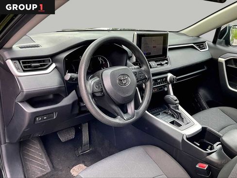 Used 2025 Toyota RAV4 XLE AWD/4WD image 18