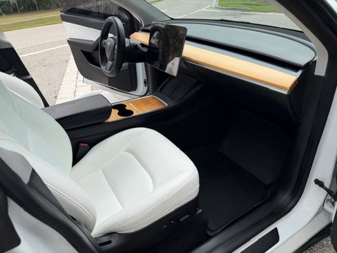 Used 2021 Tesla Model Y Performance image 15