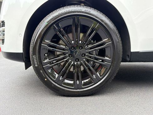 New 2026 Land Rover Range Rover SE image 12