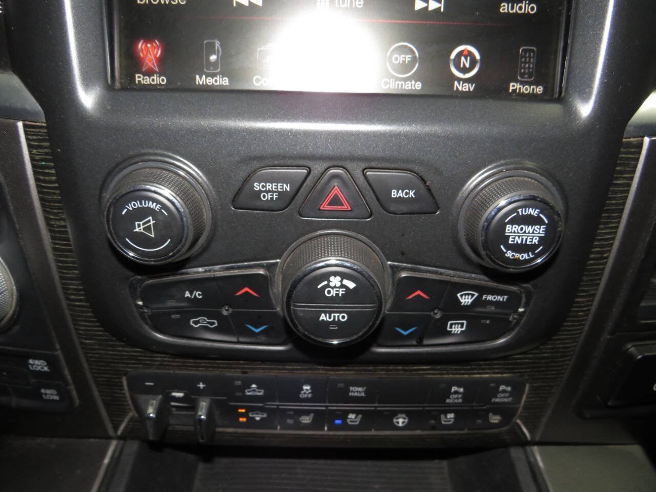 Used 2016 RAM 1500 Limited AWD/4WD image 18