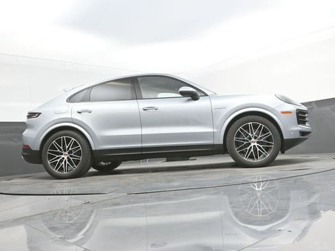 New 2026 Porsche Cayenne E-Hybrid Coupe image 35