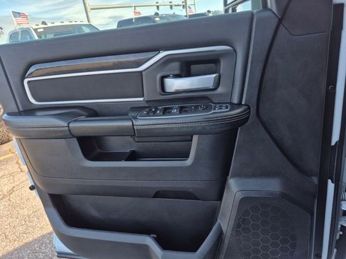 Used 2024 RAM 3500 Big Horn AWD/4WD image 15