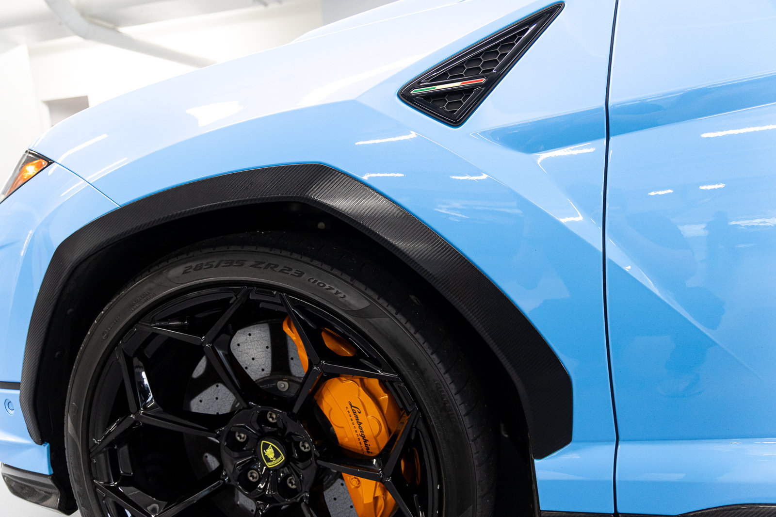 Used 2024 Lamborghini Urus Performante AWD/4WD image 20