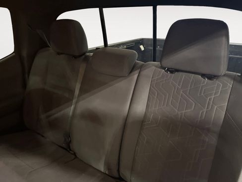 Used 2019 Toyota Tacoma TRD Off-Road image 14