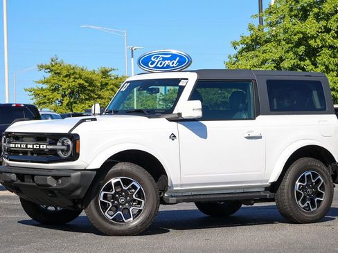 Certified 2023 Ford Bronco Outer Banks AWD/4WD image 2