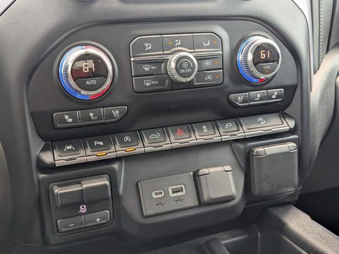 Used 2019 GMC Sierra 1500 SLT w/ SLT Premium Plus Package AWD/4WD image 27
