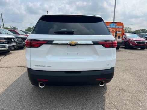 Used 2023 Chevrolet Traverse LT w/ LT Premium Package AWD/4WD image 5