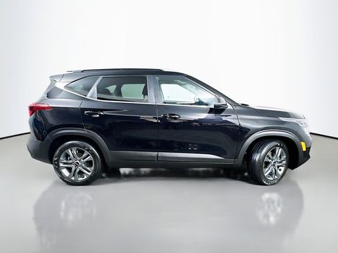 Certified 2023 Kia Seltos S w/ Navigation Package FWD image 8