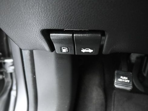 Used 2019 Nissan Rogue Sport SV AWD/4WD image 28