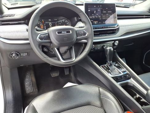 Used 2024 Jeep Compass Latitude w/ Altitude Special Edition AWD/4WD image 14