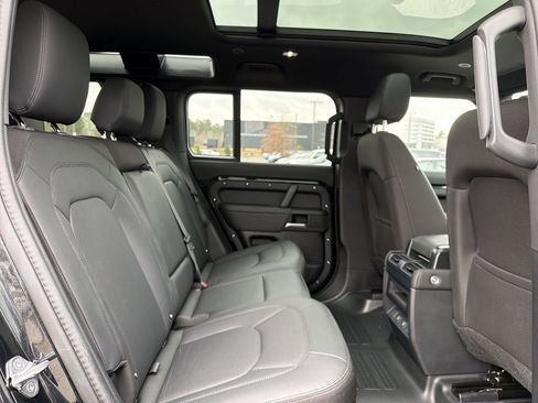 Used 2025 Land Rover Defender 110 S image 14