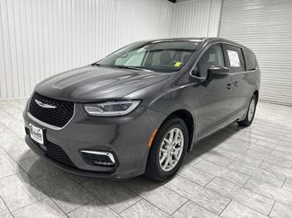 Used 2023 Chrysler Pacifica Touring-L video 1