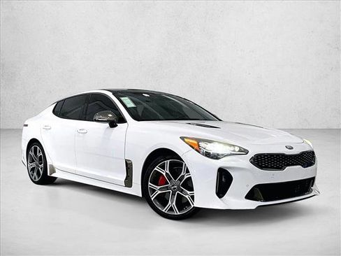 Used 2018 Kia Stinger GT1 RWD image 12