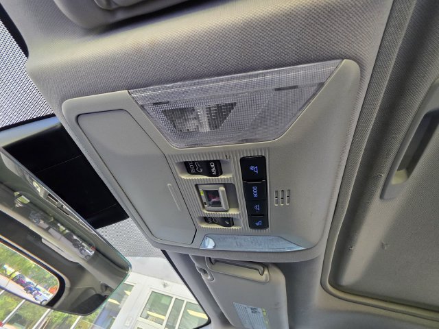 Used 2022 Toyota RAV4 XLE w/ Convenience Package FWD image 26