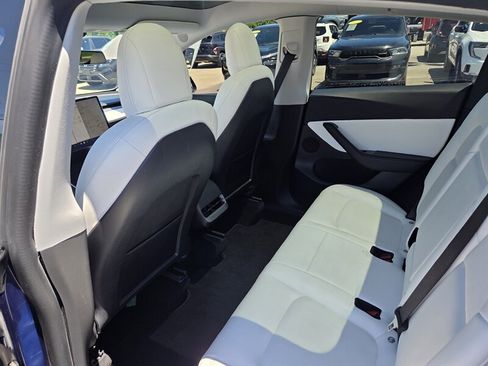 Used 2021 Tesla Model Y Long Range AWD/4WD image 10