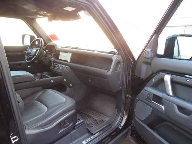 Used 2022 Land Rover Defender 90 X-Dynamic HSE AWD/4WD image 14
