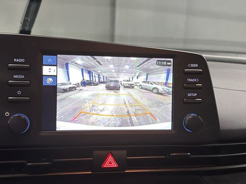 Used 2025 Hyundai Elantra Sport FWD image 16