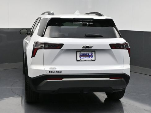 Used 2026 Chevrolet Equinox LT w/ Convenience Package II FWD image 6