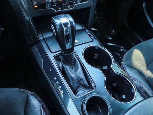 Used 2018 Ford Explorer XLT w/ Equipment Group 202A image 24