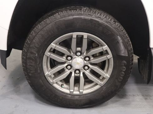 Used 2023 Chevrolet Colorado LT w/ LT Convenience Package II AWD/4WD image 24