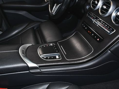 Used 2021 Mercedes-Benz GLC 300 4MATIC image 55