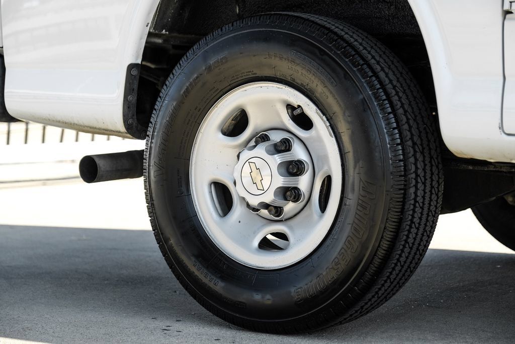 Used 2024 Chevrolet Express 2500 w/ Driver Convenience Package RWD image 53