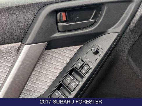 Used 2017 Subaru Forester 2.5i Premium AWD/4WD image 12